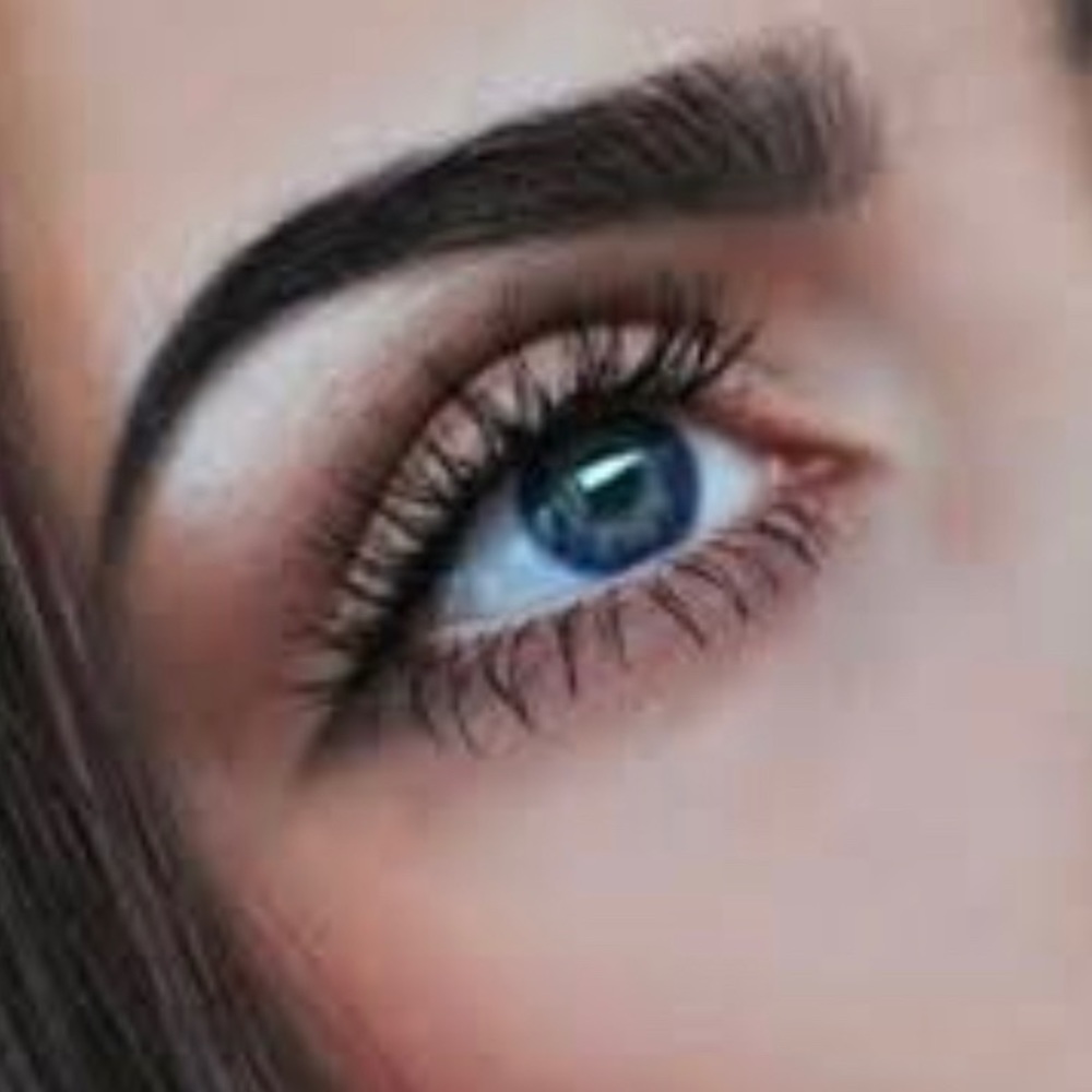 ESTEE LAUDER Sumptuous Extreme Lash Multiplying Volume Mascara EXTREME BLACK 01 - Picture 4 of 16